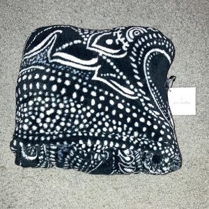 BRAND NEW - Vera Bradley - Travel Blanket to carry on Suitcase Handle
